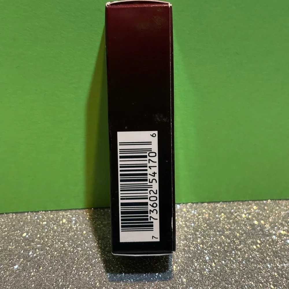 BNIB! MAC Cosmetics Love Me Lipstick - Maison Rouge 425
